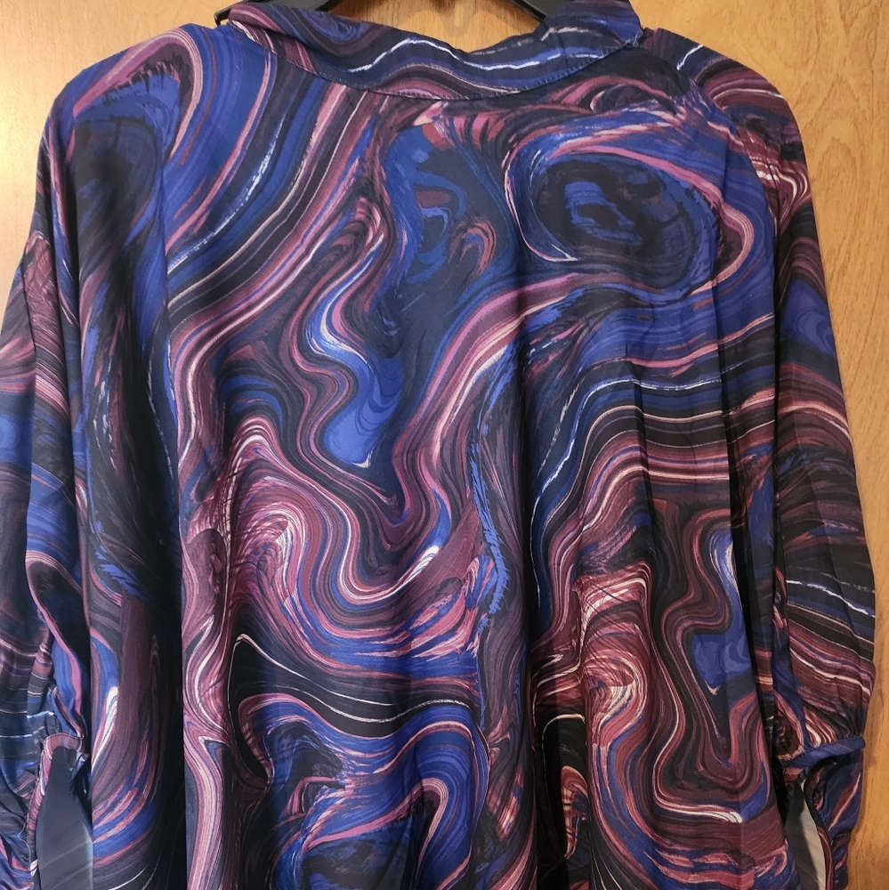 Abstract - Print Bow- Back   Drapey Top. New York & Company  Size L/XL  NWT